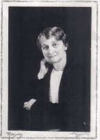 Click to enlarge: Jane Thorne nee Jarvis b:1870 d:1958.